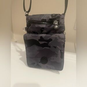 KIPLING CROSS BODY Bag with Adjustable Strap and Zipper‎ Closure